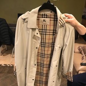 Burberry rain jacket *mint condition* women’s